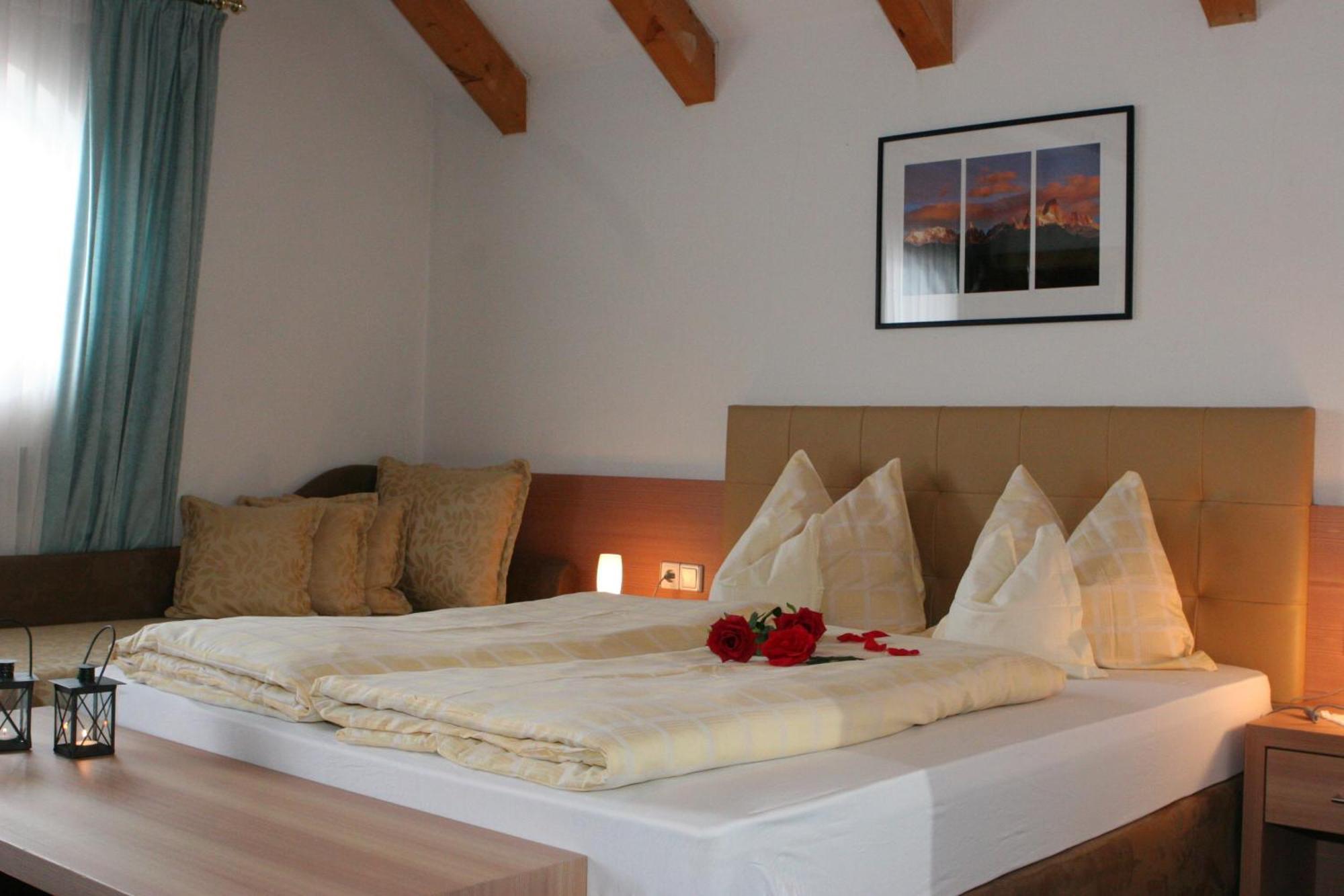Hotel Amaten Brunico Exterior photo