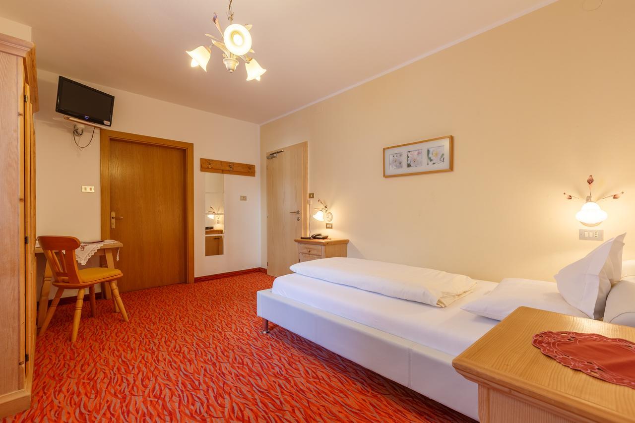 Hotel Amaten Brunico Exterior photo